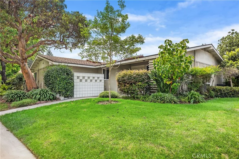 759 Calle Aragon E, Laguna Woods, CA 92637
