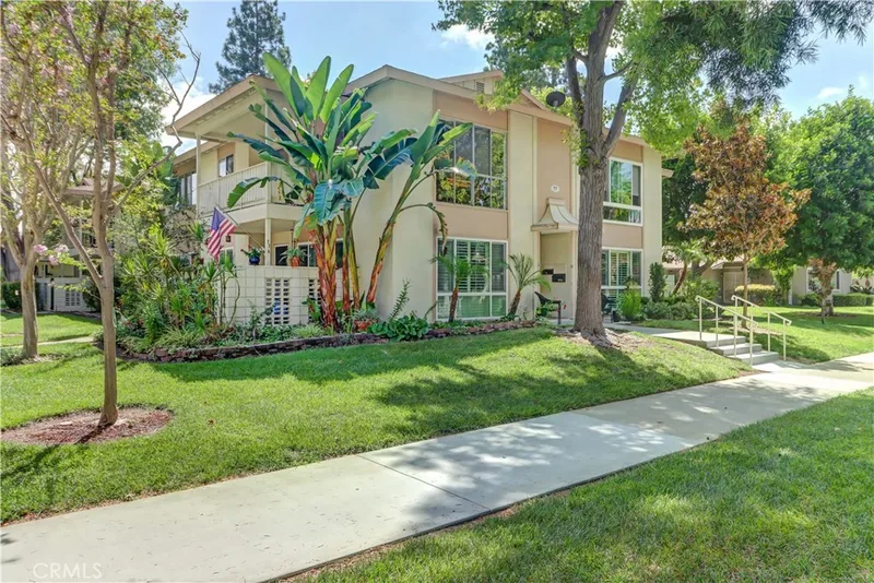 77 Calle Aragon N, Laguna Woods, CA 92637