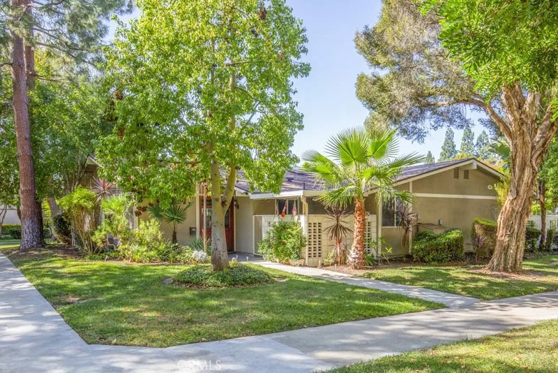 78 Calle Aragon C, Laguna Woods, CA 92637
