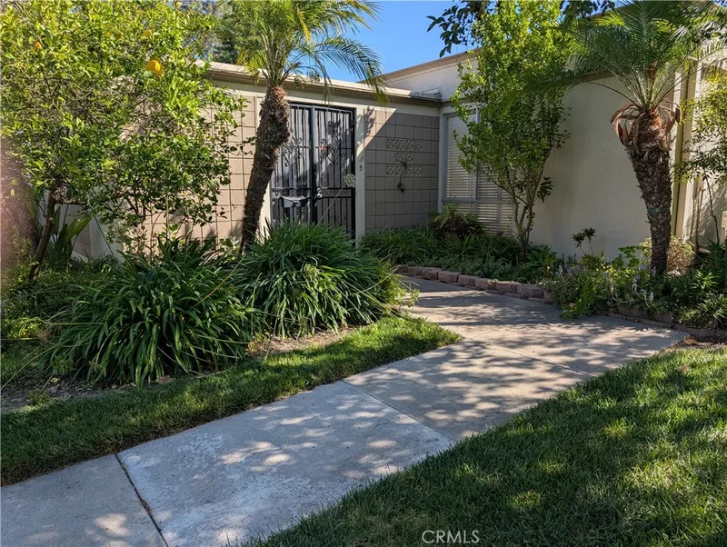 79 Calle Aragon B, Laguna Woods, CA 92637