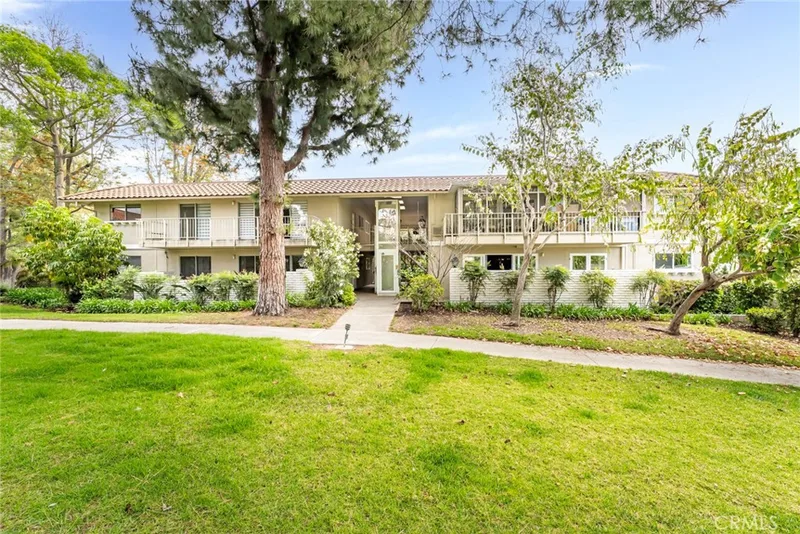 812 A Ronda Mendoza, Laguna Woods