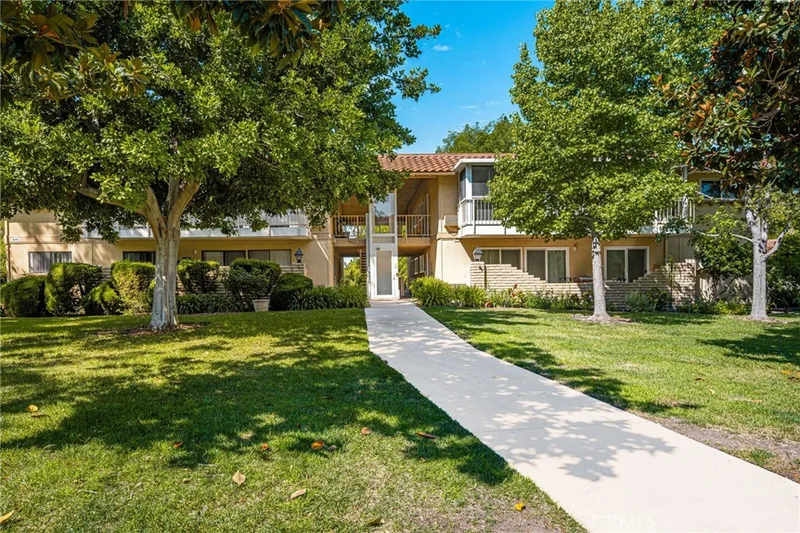 845 Ronda Mendoza A, Laguna Woods
