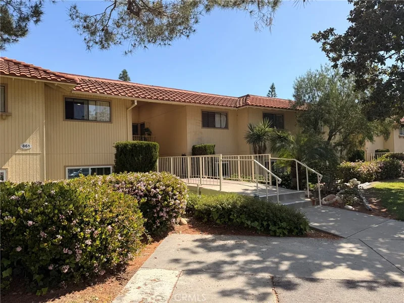 861 Ronda Mendoza N, Laguna Woods, CA 92637