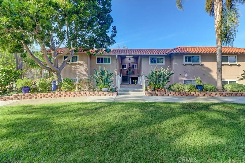 881 Via Mendoza O, Laguna Woods, CA 92637