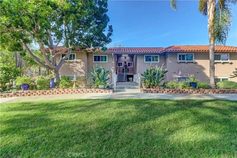 881 Via Mendoza O, Laguna Woods, CA 92637