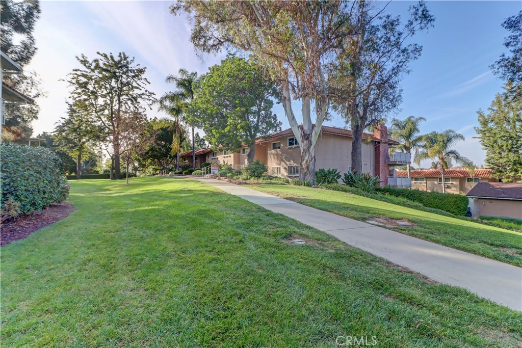 WALKWAY TO BLDG 881 - 881 Via Mendoza O, Laguna Woods CA 92637 - photo 35