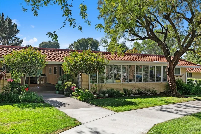 905 Ronda Sevilla O, Laguna Woods, CA 92637