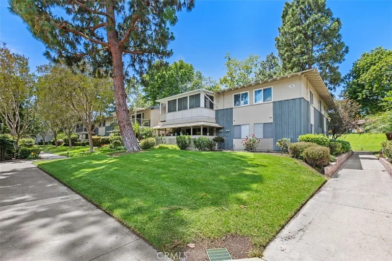 92 Calle Aragon R, Laguna Woods, CA 92637