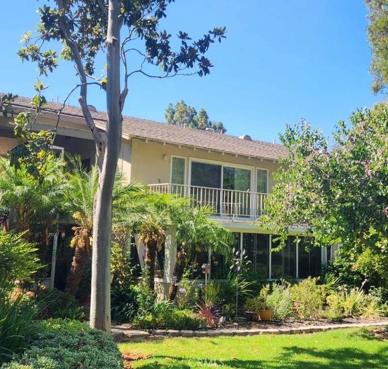 95 Calle Aragon S, Laguna Woods, CA 92637