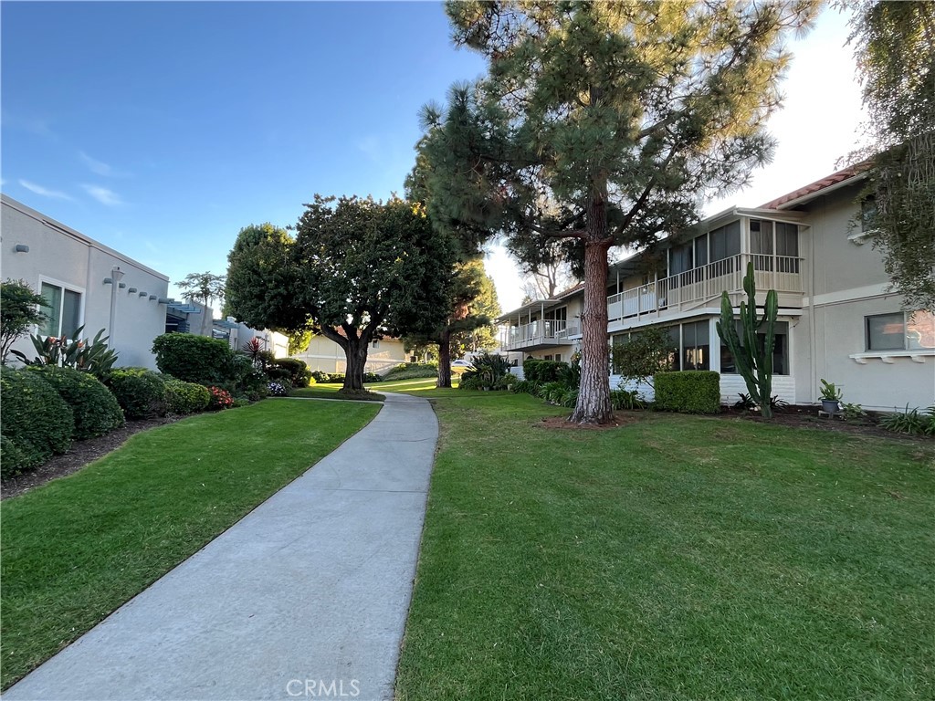 Peaceful, green entrance - 953 Avenida Carmel, Unit B, Laguna Woods CA 92637 - photo 1
