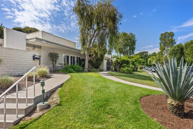 956 Calle Aragon C, Laguna Woods