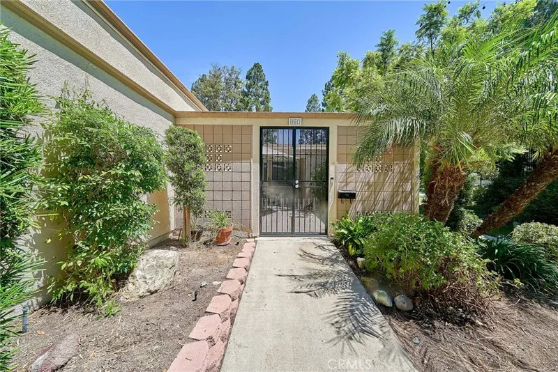 96 Calle Aragon C, Laguna Woods, CA 92637