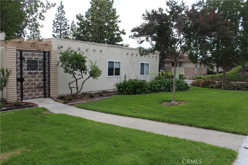 Wonderful curb appeal - 963 Calle Aragon C, Laguna Woods CA 92637 - photo 2