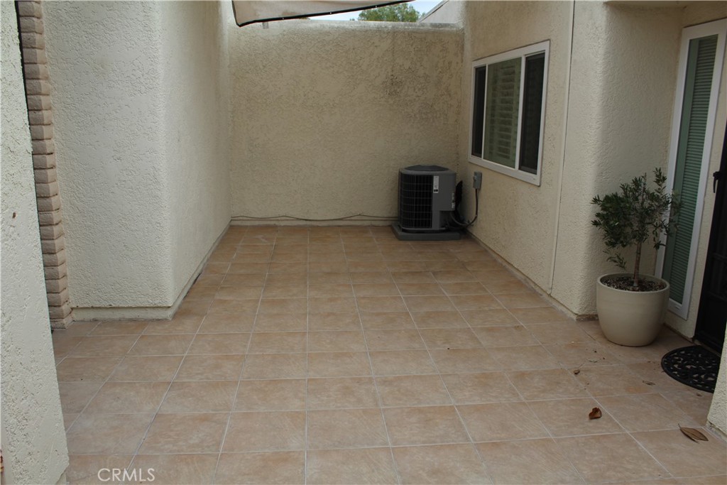Spacious Front courtyard - 963 Calle Aragon C, Laguna Woods CA 92637 - photo 3