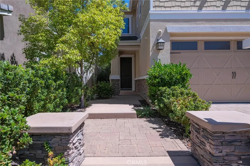 10 Willow, Lake Forest