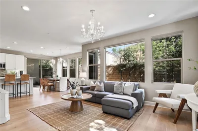 102 Lavender, Lake Forest