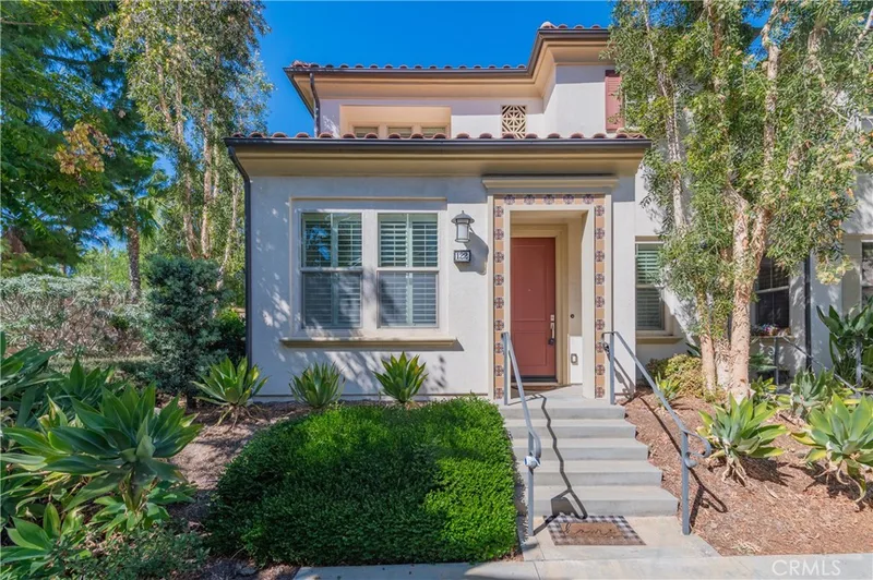 122 Wild Rose, Lake Forest