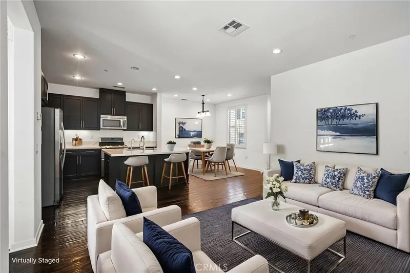122 Wild Rose, Lake Forest