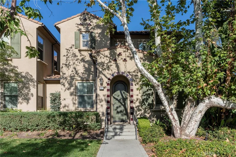 127 Wild Rose, Lake Forest