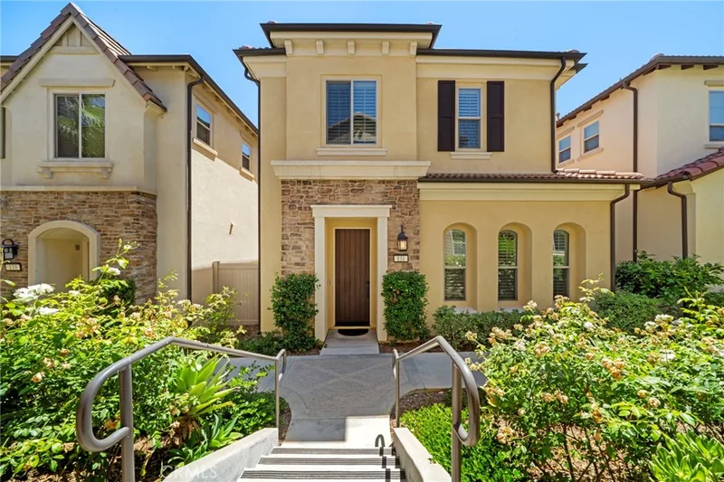 131 Primrose Drive, Lake Forest