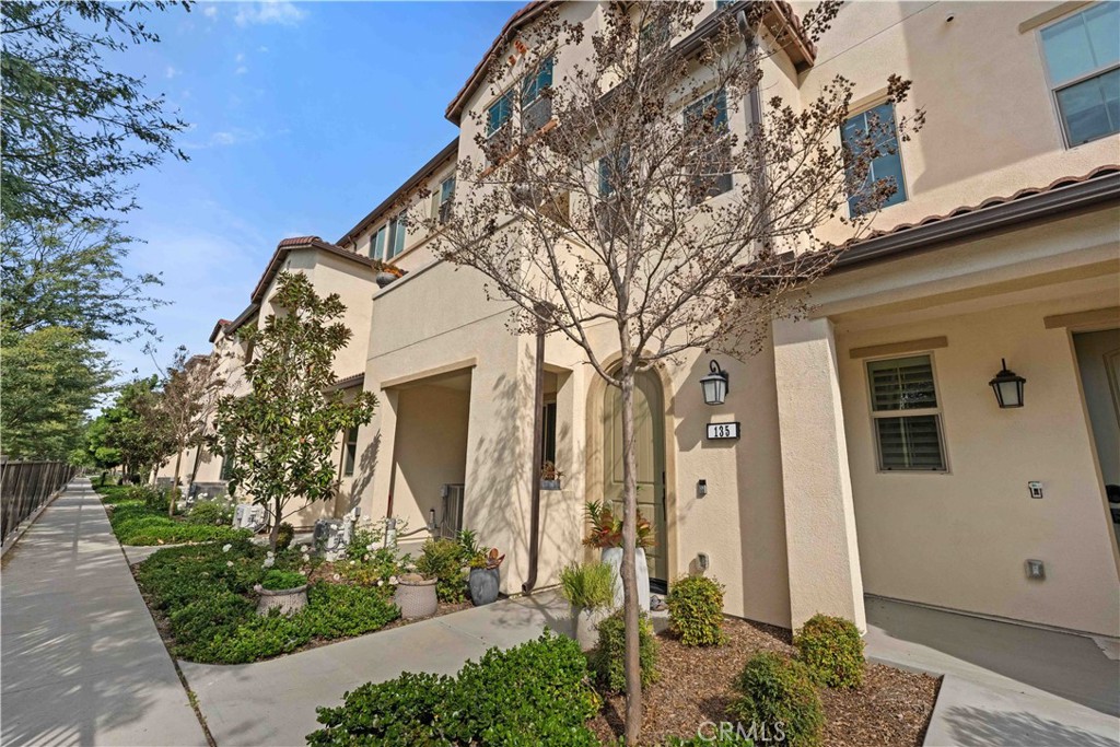 You will LOVE coming home - 135 Alder Ridge, Lake Forest CA 92610 - photo 1