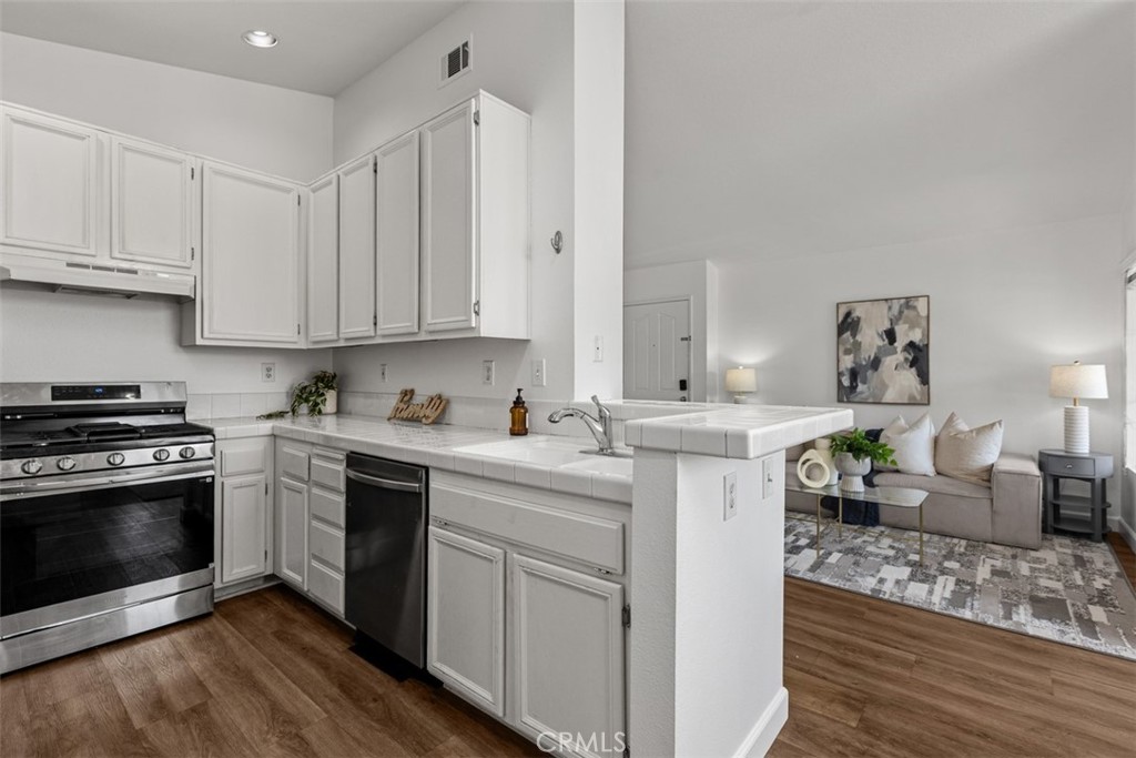 135 Chaumont, Lake Forest CA 92610 - photo 13