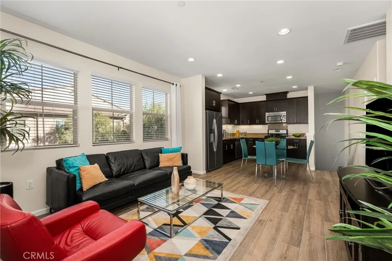 1414 El Paseo, Lake Forest, CA 92610