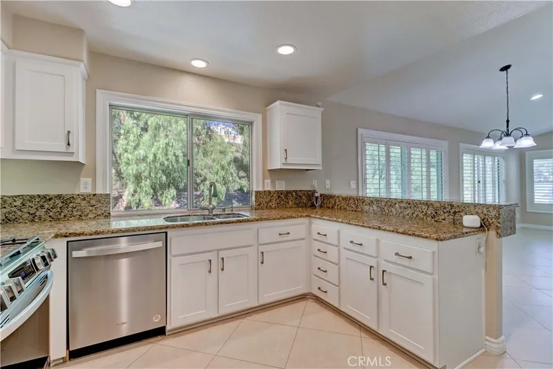 15 Embassy Place, Lake Forest, CA 92610
