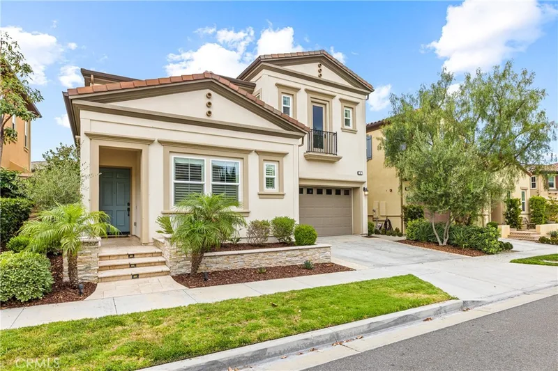 16 Dahlia, Lake Forest