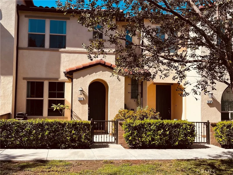 16 Savannah, Lake Forest