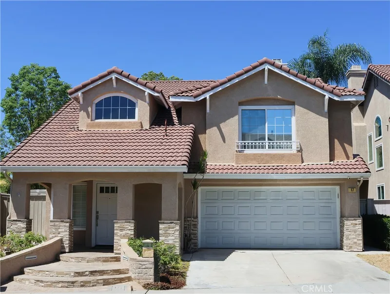 17 Cagney, Lake Forest