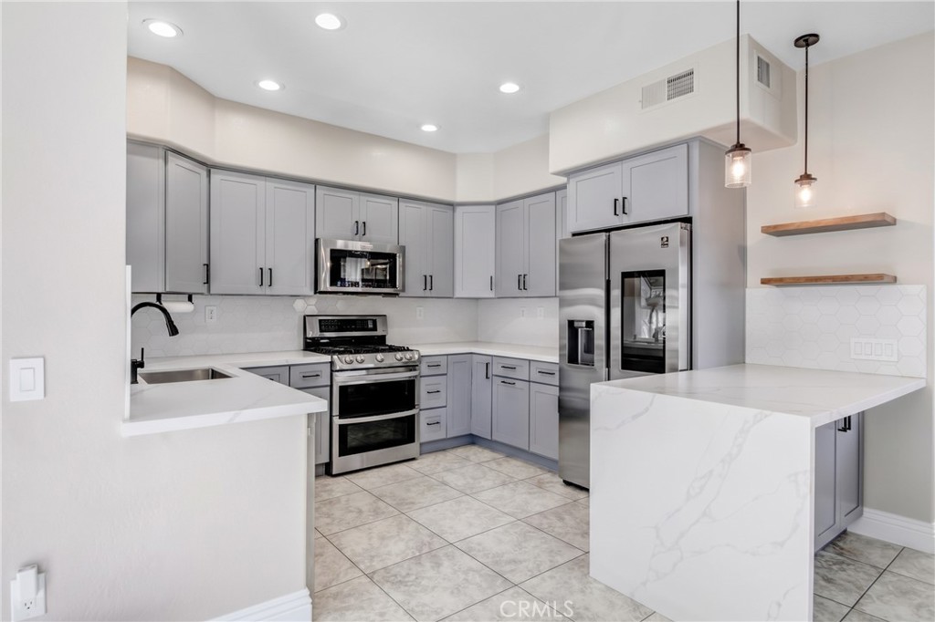 18 Rosette, Lake Forest CA 92610 - photo 3