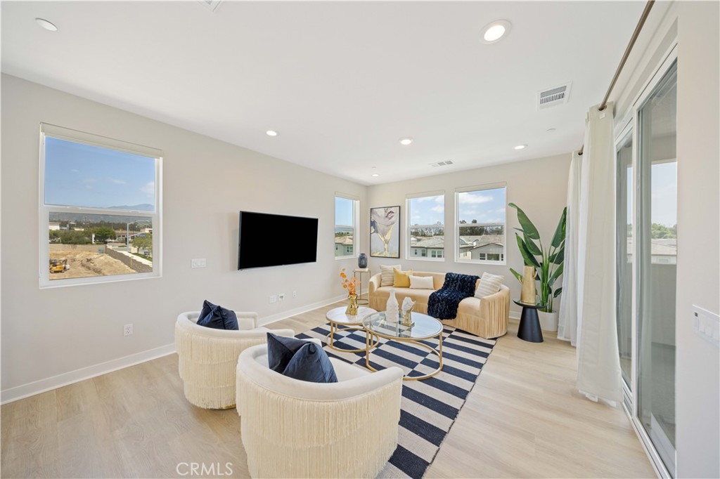 190 Tivoli, Lake Forest CA 92630 - photo 8