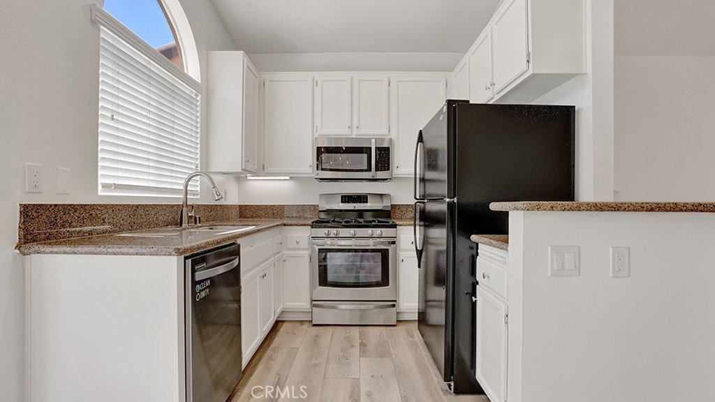 19431 Rue De Valore 37A, Lake Forest CA 92610 - photo 1
