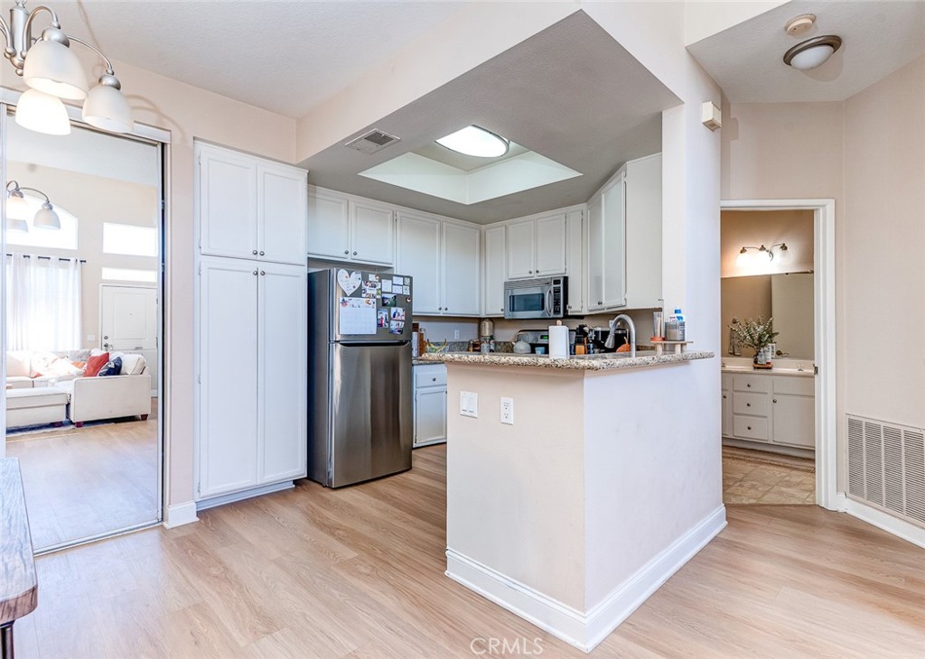 19431 Rue De Valore 40C, Lake Forest CA 92610 - photo 7