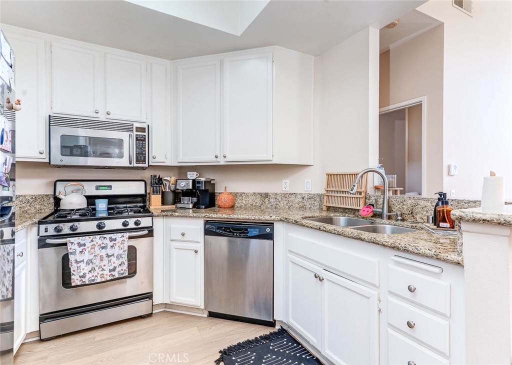 19431 Rue De Valore 40C, Lake Forest CA 92610 - photo 8