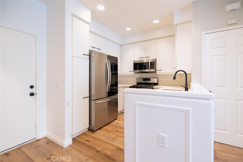 19611 Agria, Lake Forest CA 92679 - photo 5