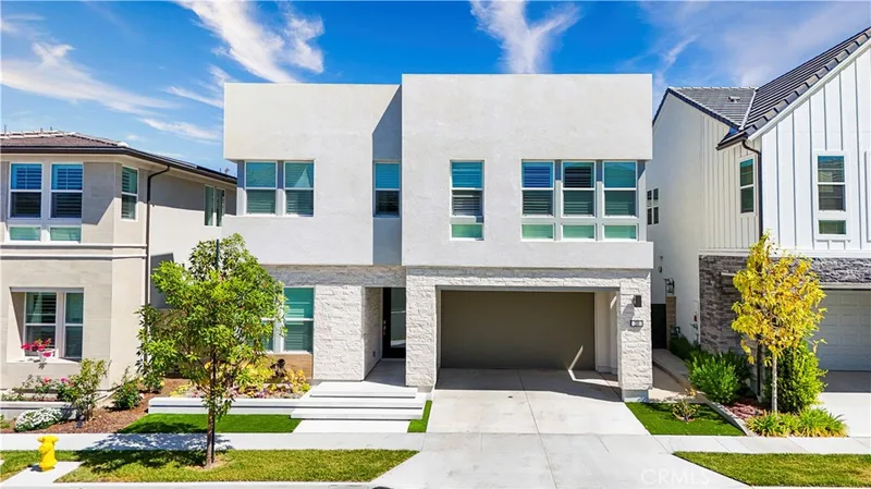 200 Longden, Lake Forest