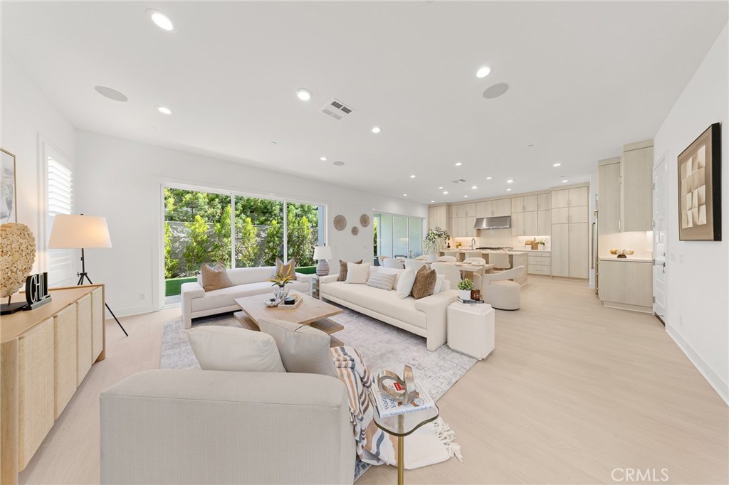 Open-Concept Great Room - 200 Orange Grove, Lake Forest CA 92630 - photo 5