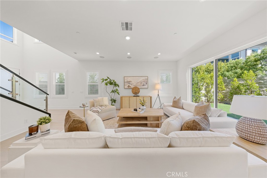 Living Room - 200 Orange Grove, Lake Forest CA 92630 - photo 7