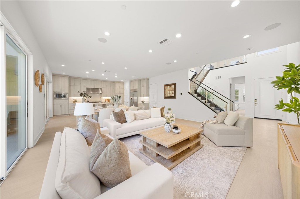 Great Room - 200 Orange Grove, Lake Forest CA 92630 - photo 8