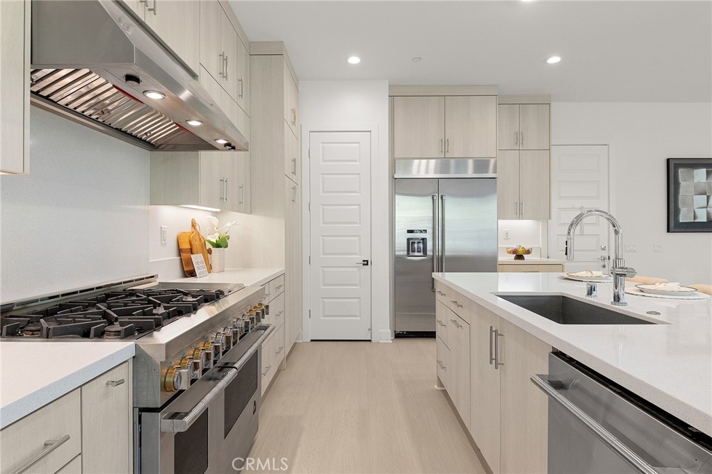 Gourmet Kitchen - 200 Orange Grove, Lake Forest CA 92630 - photo 10