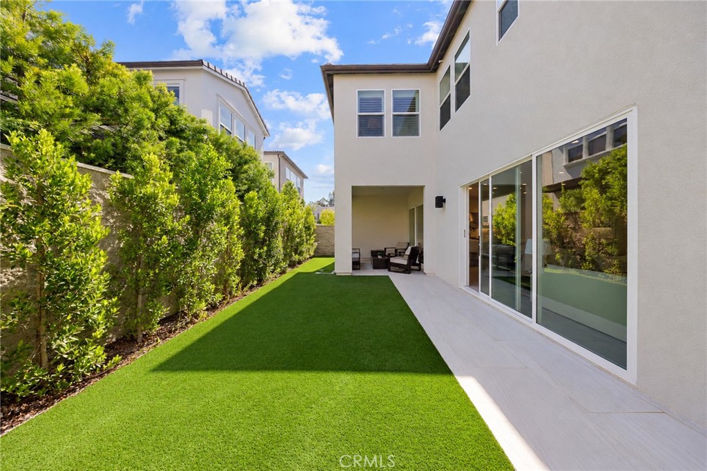 Private Side Yard - 200 Orange Grove, Lake Forest CA 92630 - photo 21
