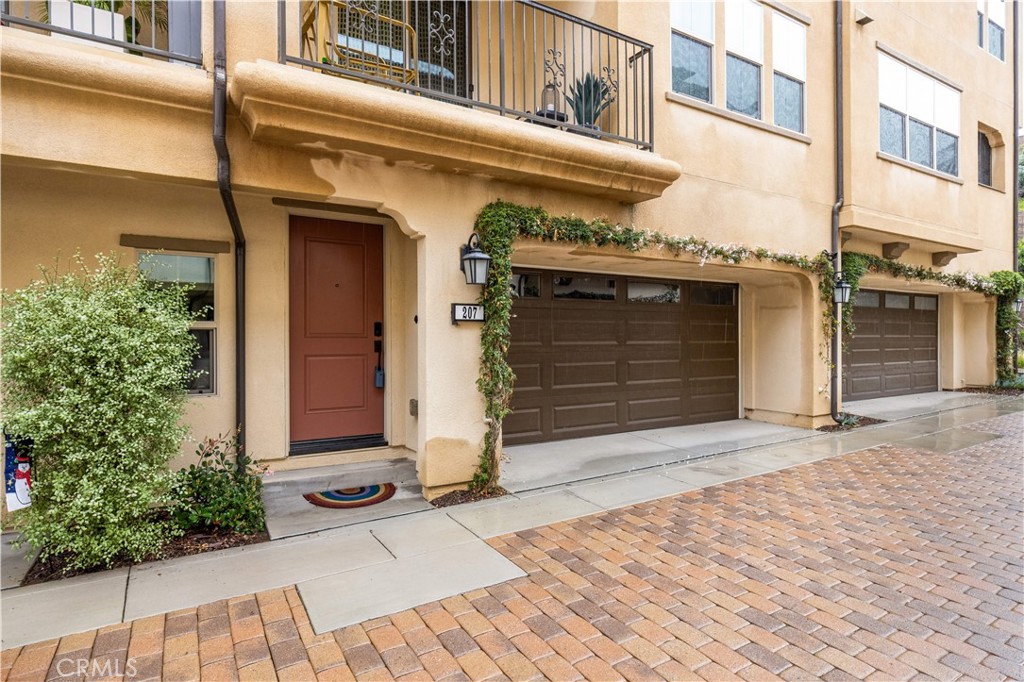 207 Winterbrook, Lake Forest CA 92610 - photo 4