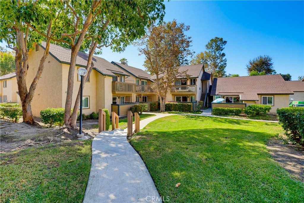 20874 Serrano Creek Road 64, Lake Forest CA 92630 - photo 2
