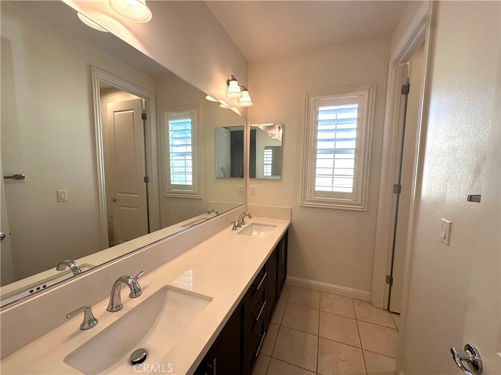 2nd Fl - Guest Bath - 21 Castellana, Lake Forest CA 92630 - photo 18