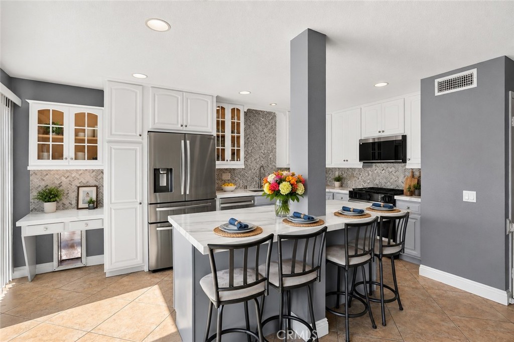 Remodeled Kitchen - 21056 Champlain, Lake Forest CA 92630 - photo 6
