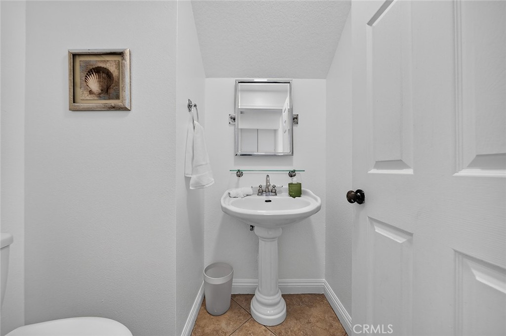 21056 Champlain, Lake Forest CA 92630 - photo 15