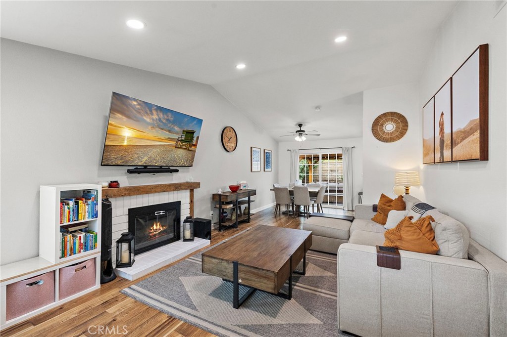 21155 Larchmont, Lake Forest CA 92630 - photo 3