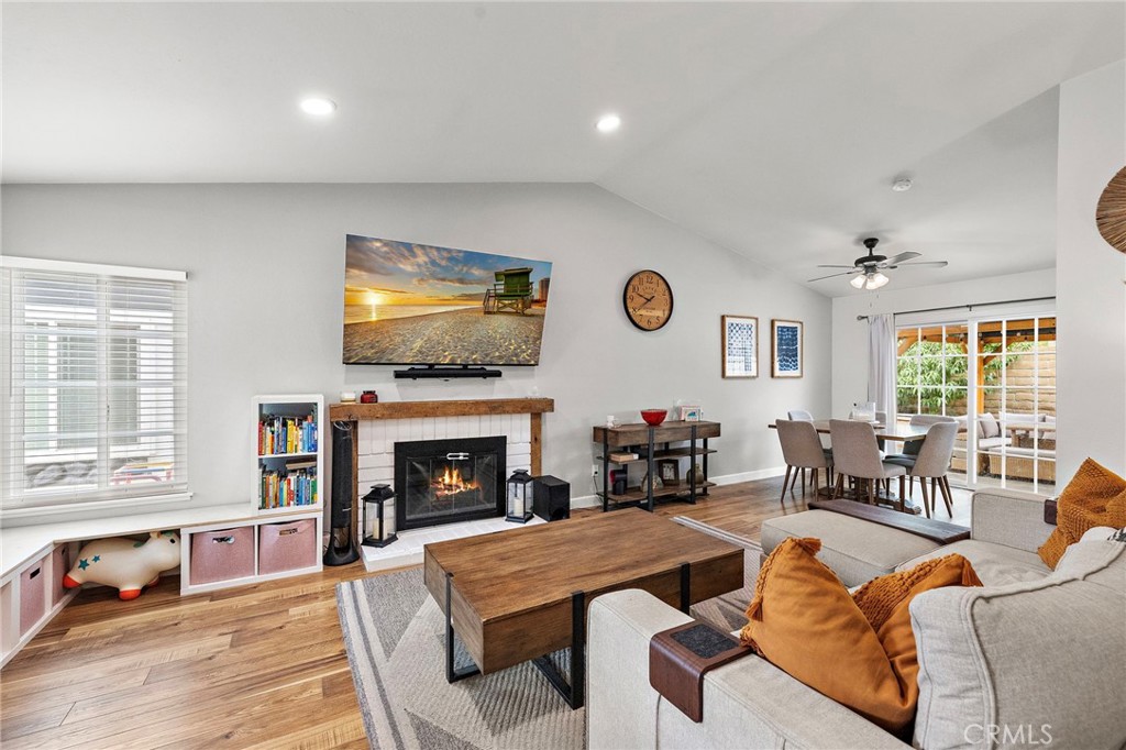 21155 Larchmont, Lake Forest CA 92630 - photo 4